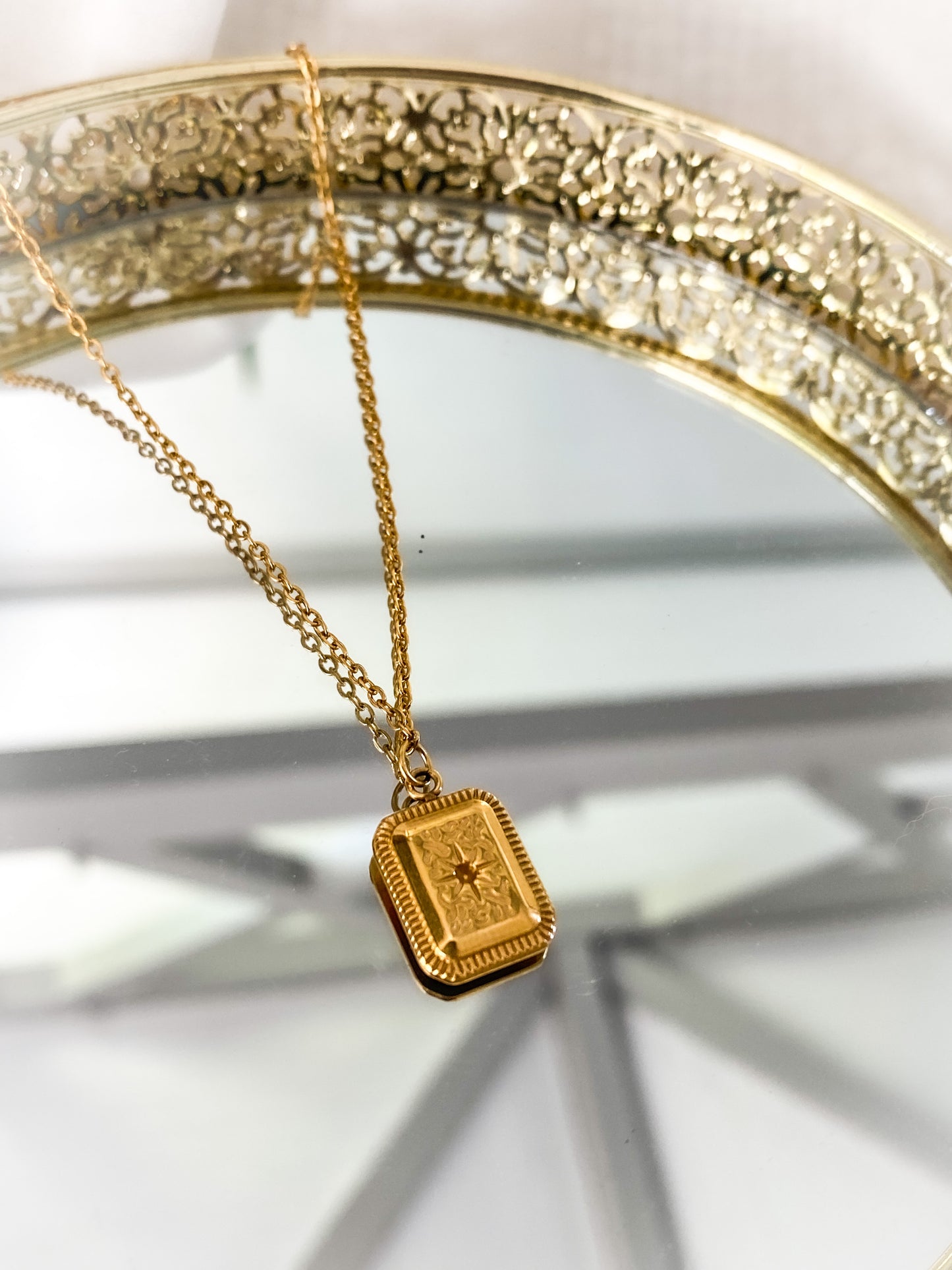 Collier pendentif rectangle étoile